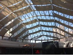 珩杰FSS电动卷轴式天棚帘厂家直销图1