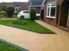 靖江产耐黄变的透水路面胶粘剂透水地坪粘合剂图1