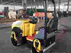 震动压路机全液压小型压路机坐驾式压路机图1