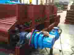 板式喂料机给颚式破碎机喂料图1