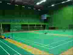 喷涂聚脲生产厂家承接足球场羽毛球场运动场防水耐磨防滑地坪施工图1