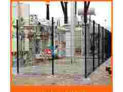 淄博围墙护栏网 淄博院墙外围围栏网镀锌喷塑桃形柱隔离网 龙桥图1