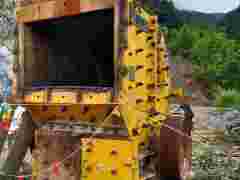 二手时产350吨砂石料石子生产线石料破碎机碎石机制沙机处理中图1