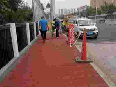 南京达尊道路划线有限公司提供-彩色路面施工图2