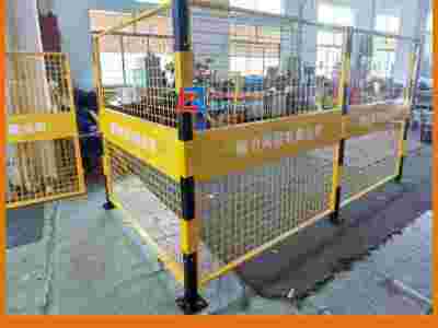 江苏车间LOGO隔离网围栏 双面LOGO板防护网 龙桥图1