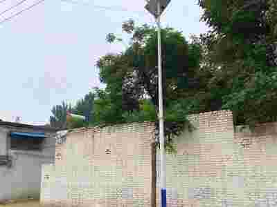 黄骅5米LED海螺臂太阳能路灯报价 40瓦太阳能路灯厂家图2