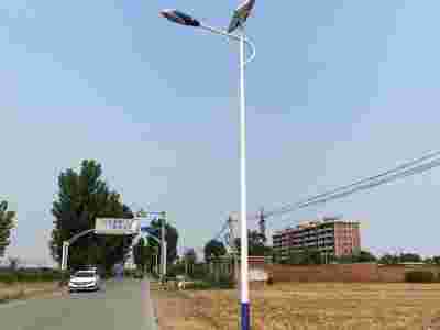 黄骅5米LED海螺臂太阳能路灯报价 40瓦太阳能路灯厂家图3
