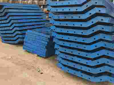 防撞墙护栏钢模板租赁,护栏模板今日价格,护栏模板施工注意事项图1