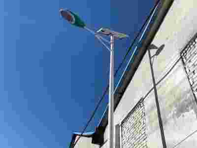 太阳能路灯厂家4米5米6米LED单臂太阳能路灯厂家图2