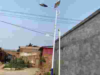 河北7米海螺臂LED太阳能路灯厂家图2