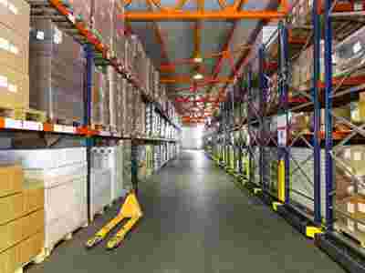 矿泉水仓库托管 饮料仓储租赁方案商中汇图1