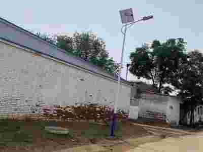 保定5米太阳能路灯LED农村太阳能路灯海螺臂灯杆图2