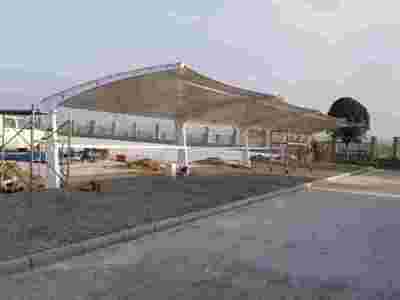 提供膜结构钢架，车棚钢架；看台钢架；景观钢架；污水池加盖钢架图3