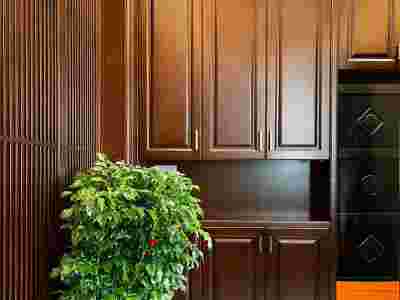 长沙红橡木实木家具工厂、实木房门、橱柜定制终身保修图1