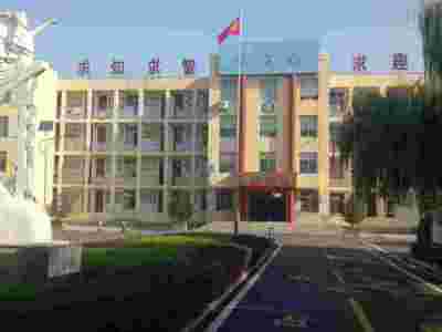 泰安亿佳学校不锈钢旗杆进行更换图1