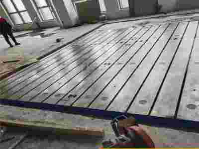 固若金汤的 T 型槽铁地板:稳固耐磨的重要主旨解析图2